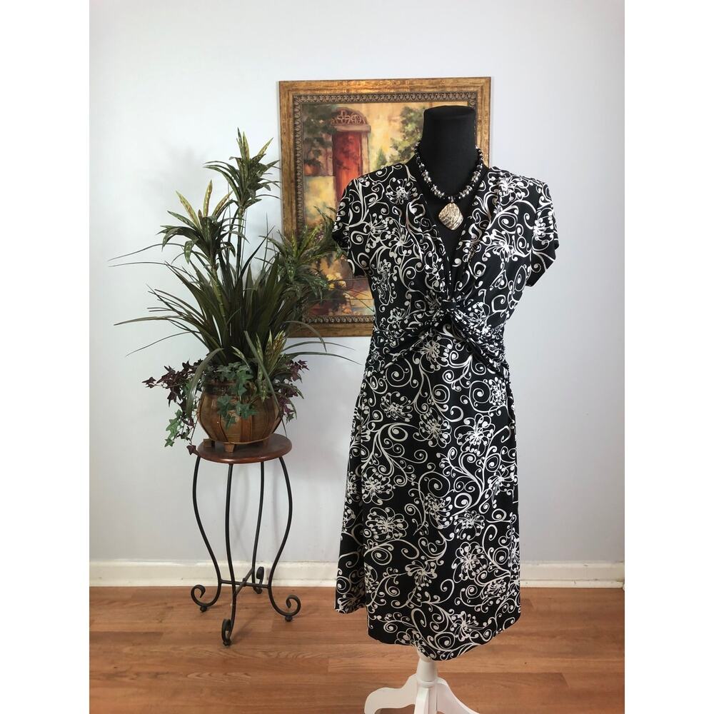 Chadwicks Dress Women's‎ Medium Black White Floral Ruched Stretch A Line